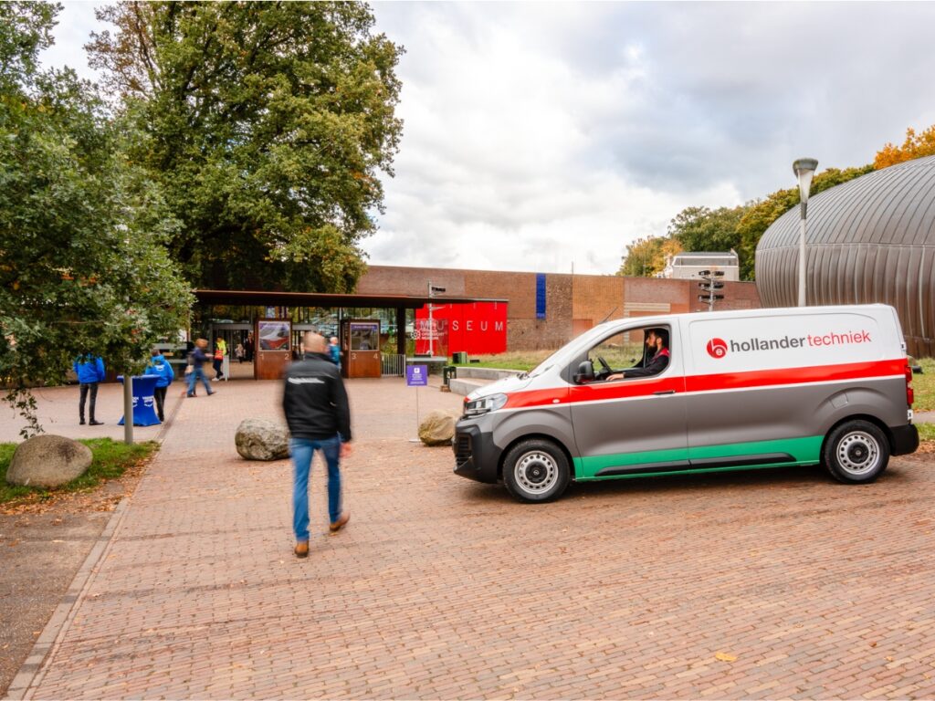 Untitled 1200 x 900 px